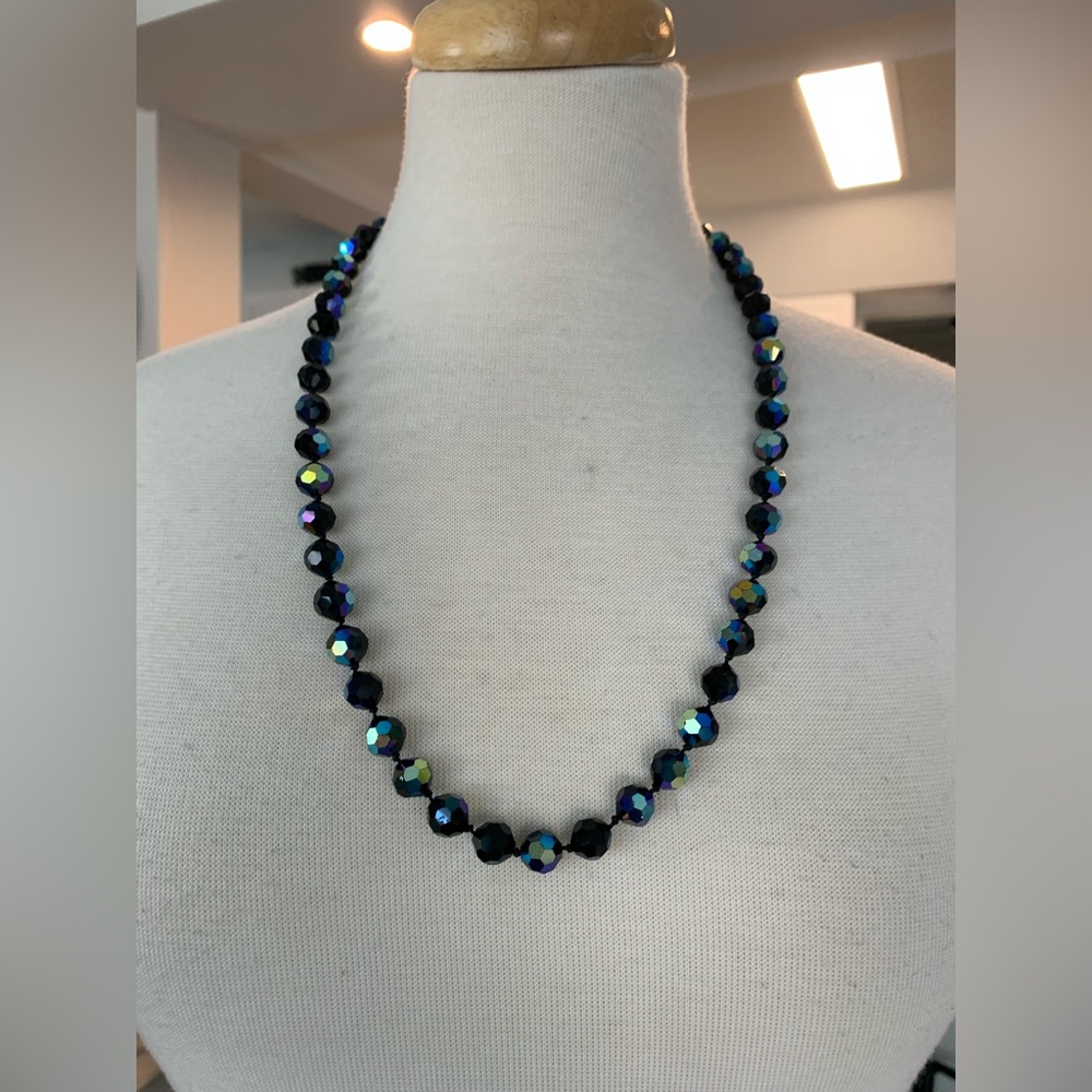 Beautiful vintage Czech bluish black aurora necklace